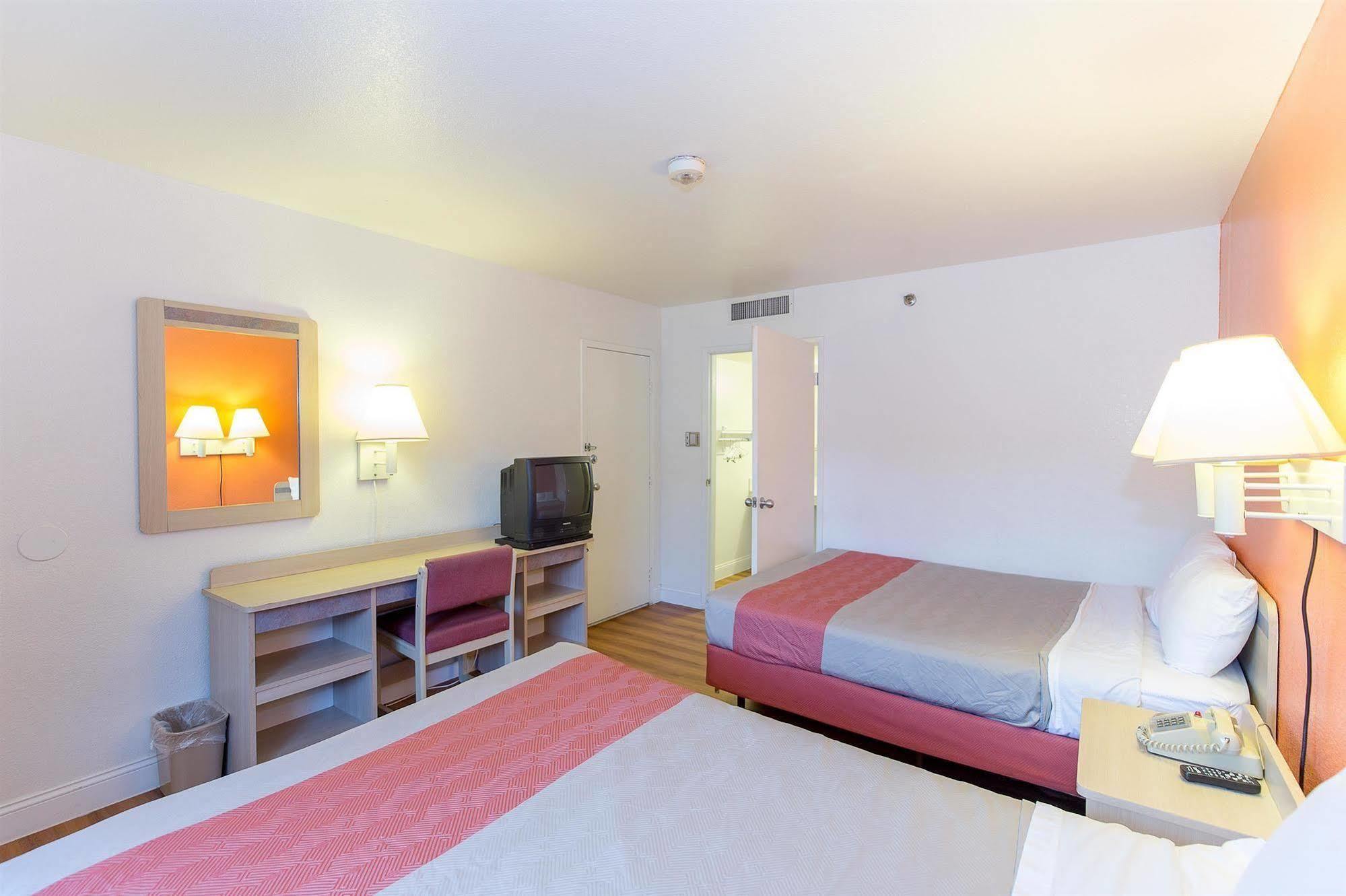 Motel 6 Vallejo - Maritime North Exterior foto